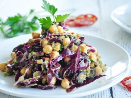 Chickpea, Avocado and Sun-dried Tomato Salad